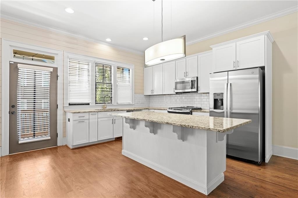 81 College Street - Photo 6