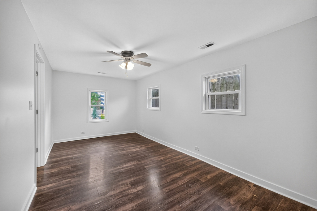 1337 Henry Street - Photo 8