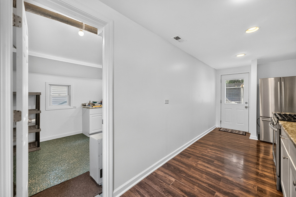 1337 Henry Street - Photo 16