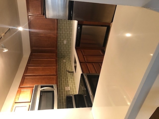 222 E Pearson Street - Photo 4