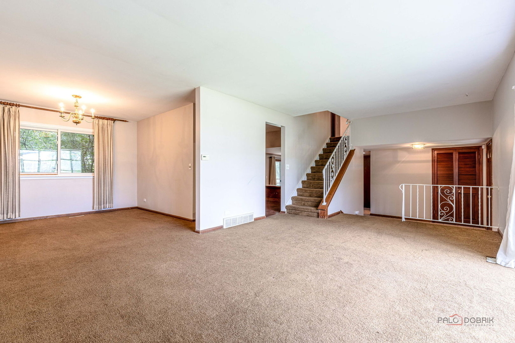 928 N Rohlwing Road - Photo 6