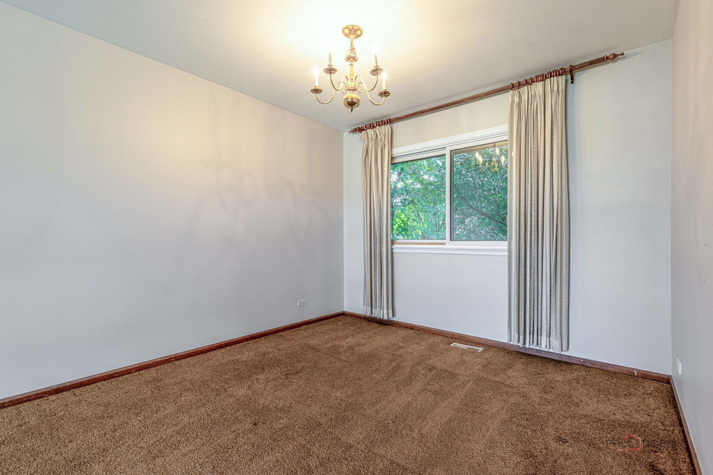 928 N Rohlwing Road - Photo 9