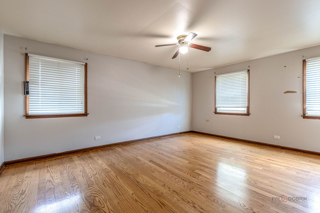 928 N Rohlwing Road - Photo 15