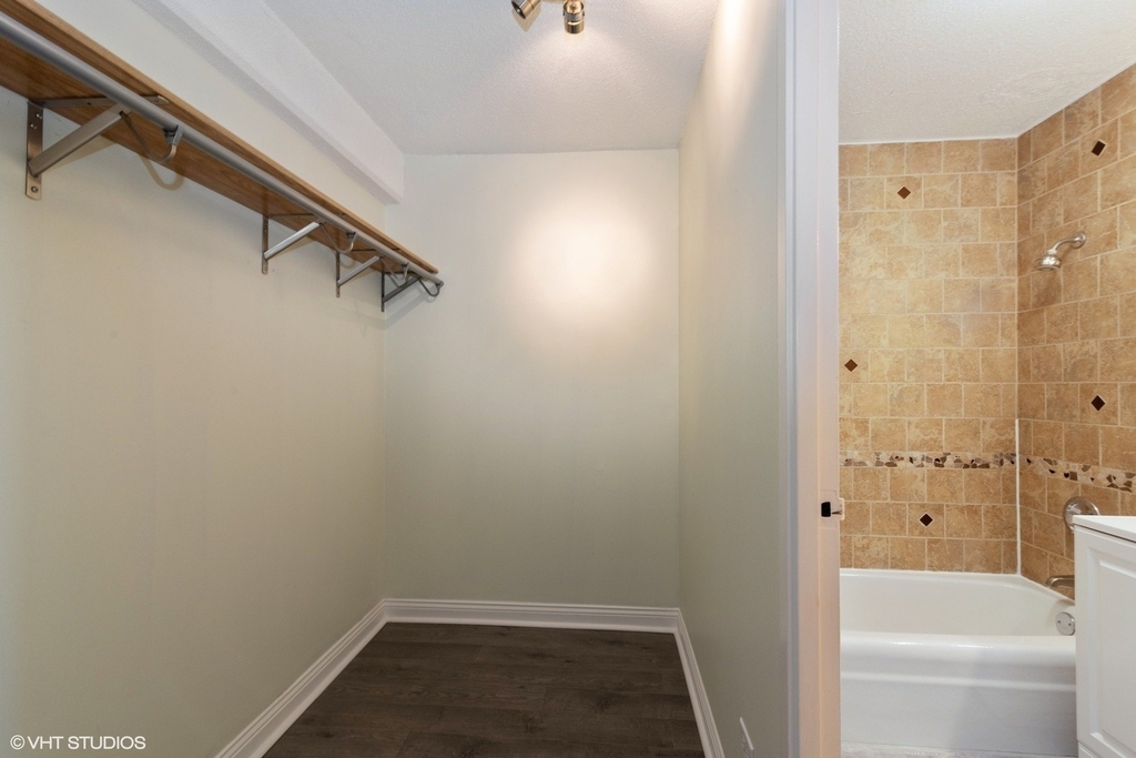 1340 N Dearborn Parkway - Photo 7