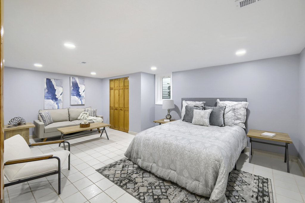 1325 E Lake Avenue - Photo 32
