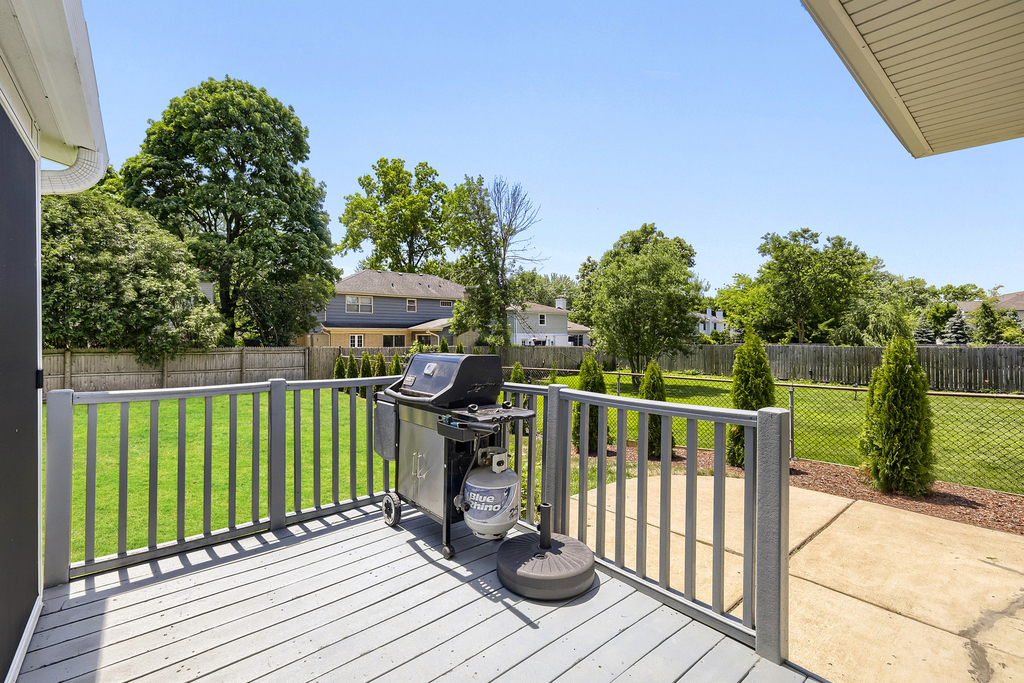 1325 E Lake Avenue - Photo 36