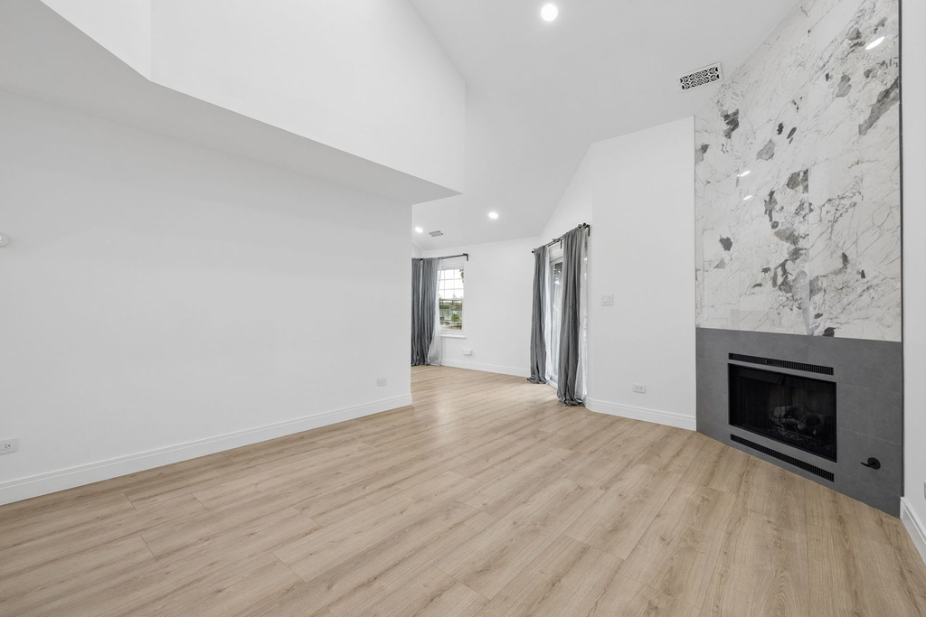 8320 Highpoint Circle - Photo 9