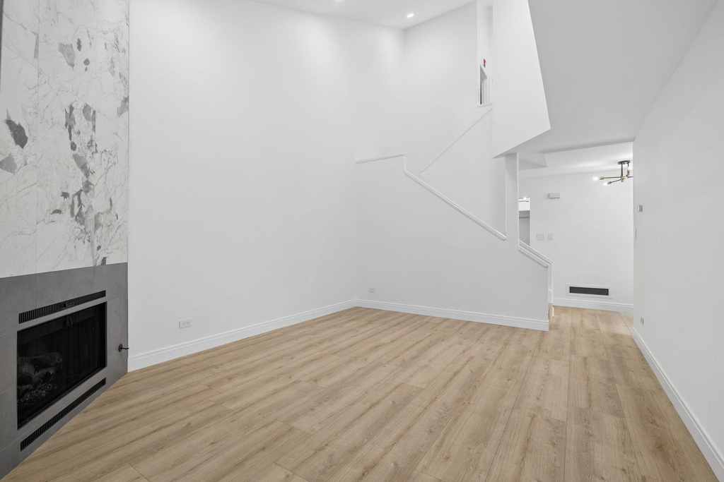 8320 Highpoint Circle - Photo 12