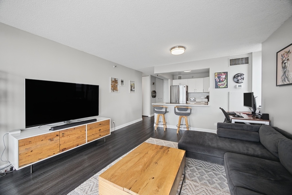 3660 N Lake Shore Drive - Photo 2