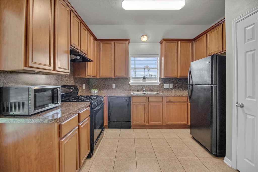 1526 Village Townhome Drive - Photo 8