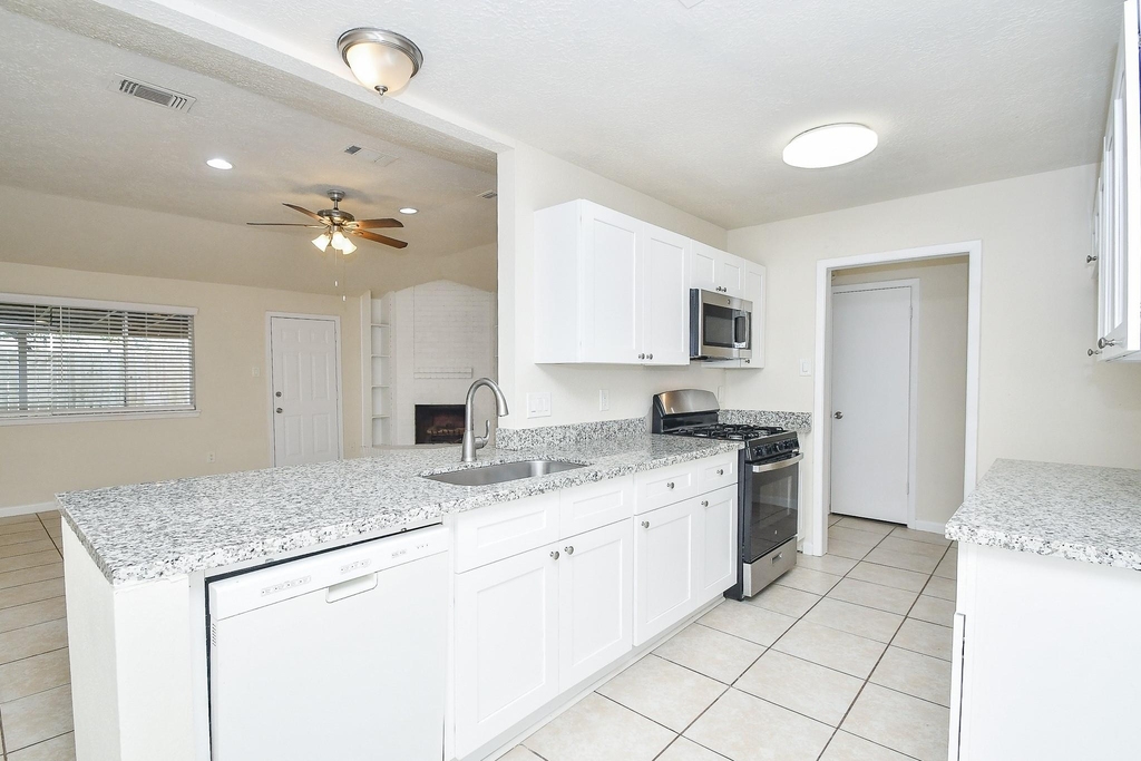 19739 Redroot Drive - Photo 16