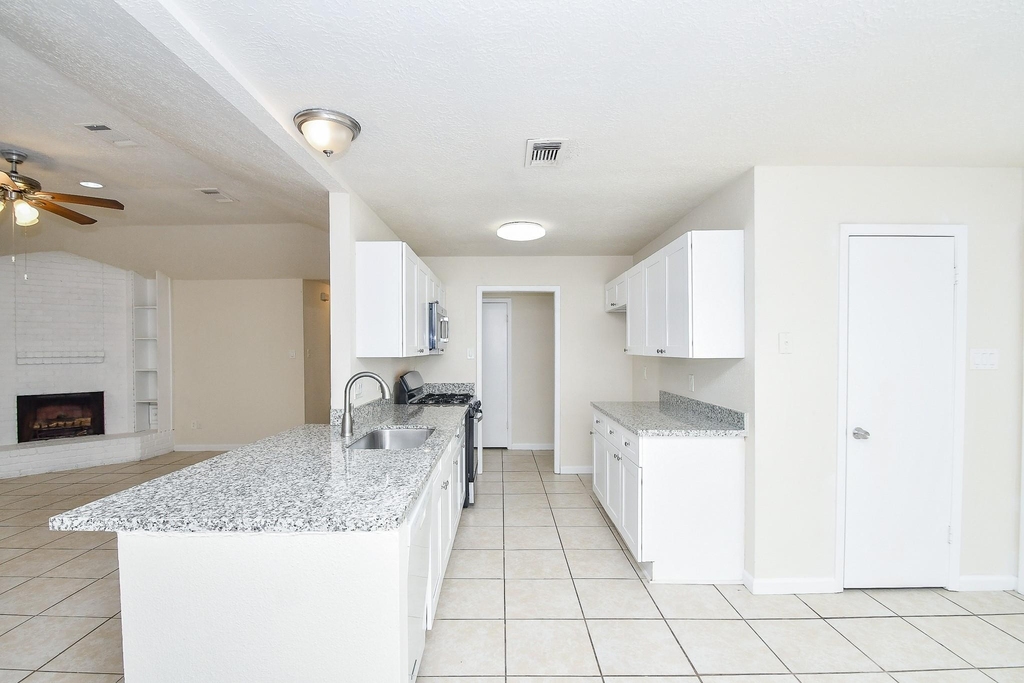 19739 Redroot Drive - Photo 14