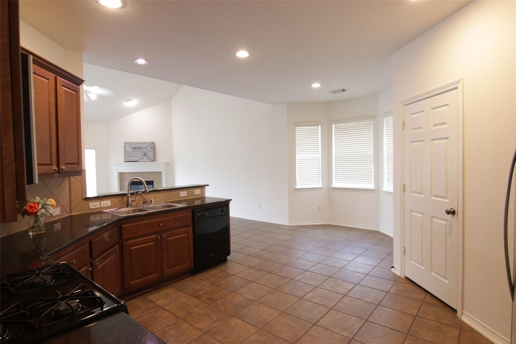 11409 Morning Brook Drive - Photo 7