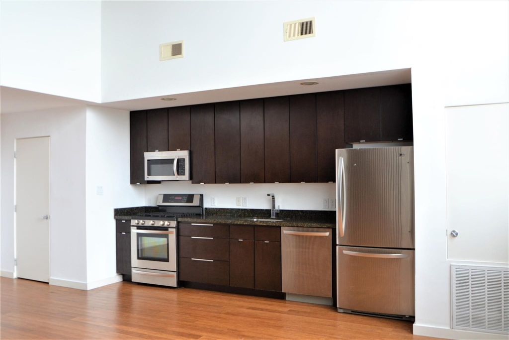 1316 Cleveland - Photo 4