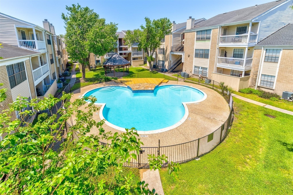 2750 Holly Hall Street - Photo 22