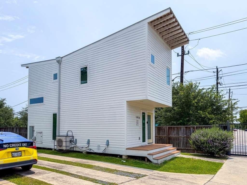 1416 Dumble Street - Photo 0