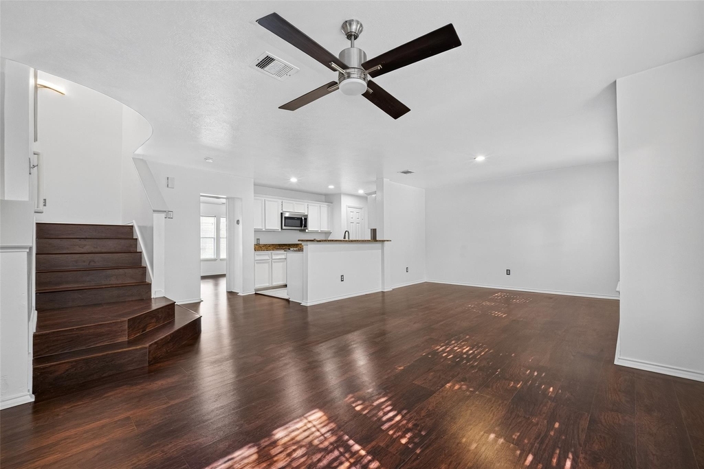 2735 Woodridge Manor Drive - Photo 9
