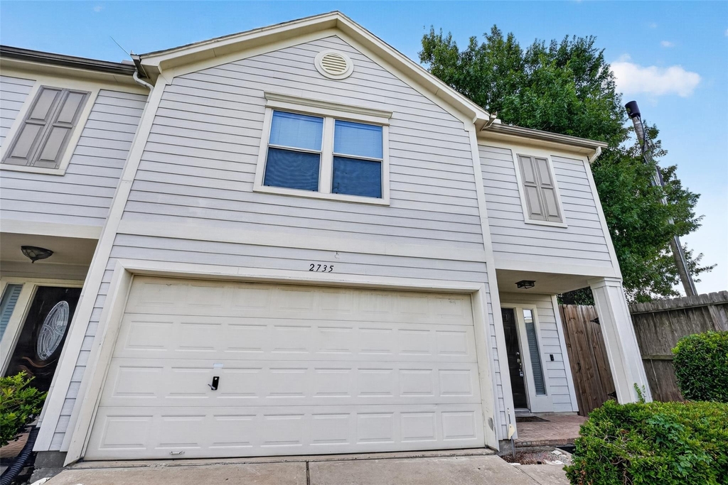 2735 Woodridge Manor Drive - Photo 1