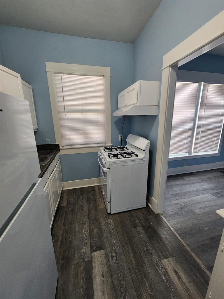 1601 40th Street - Photo 7