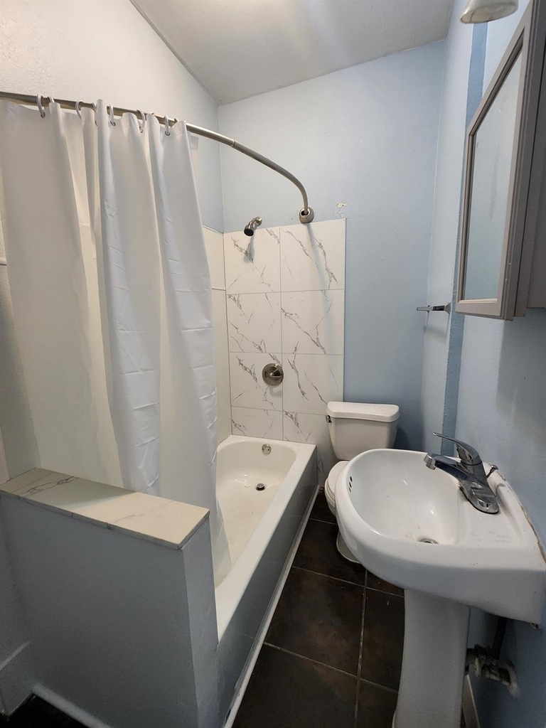 1601 40th Street - Photo 11