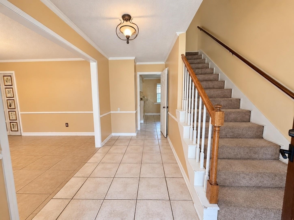 4807 Shatner Drive - Photo 2