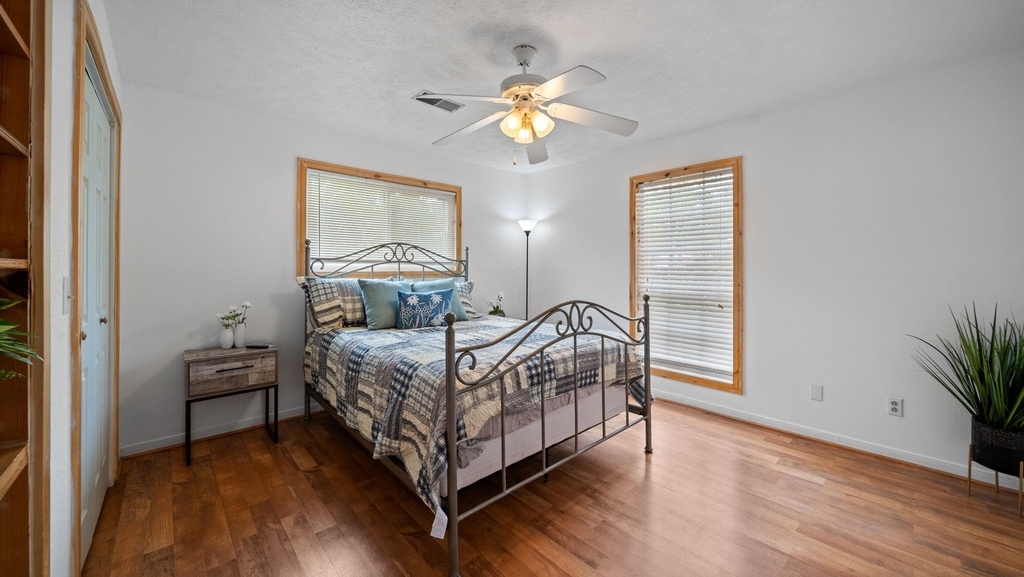11400 Highcrest Drive - Photo 13