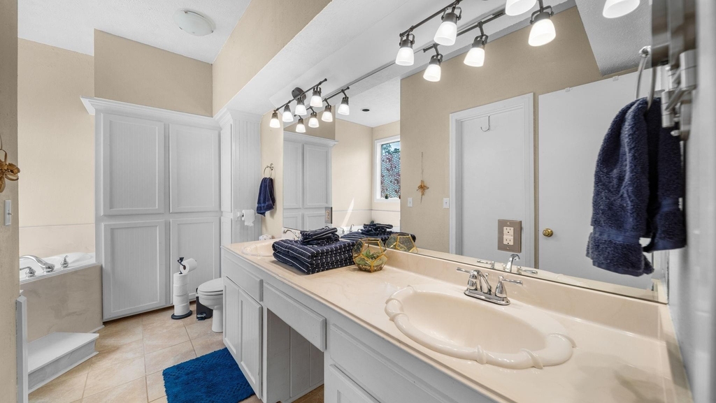 11400 Highcrest Drive - Photo 9