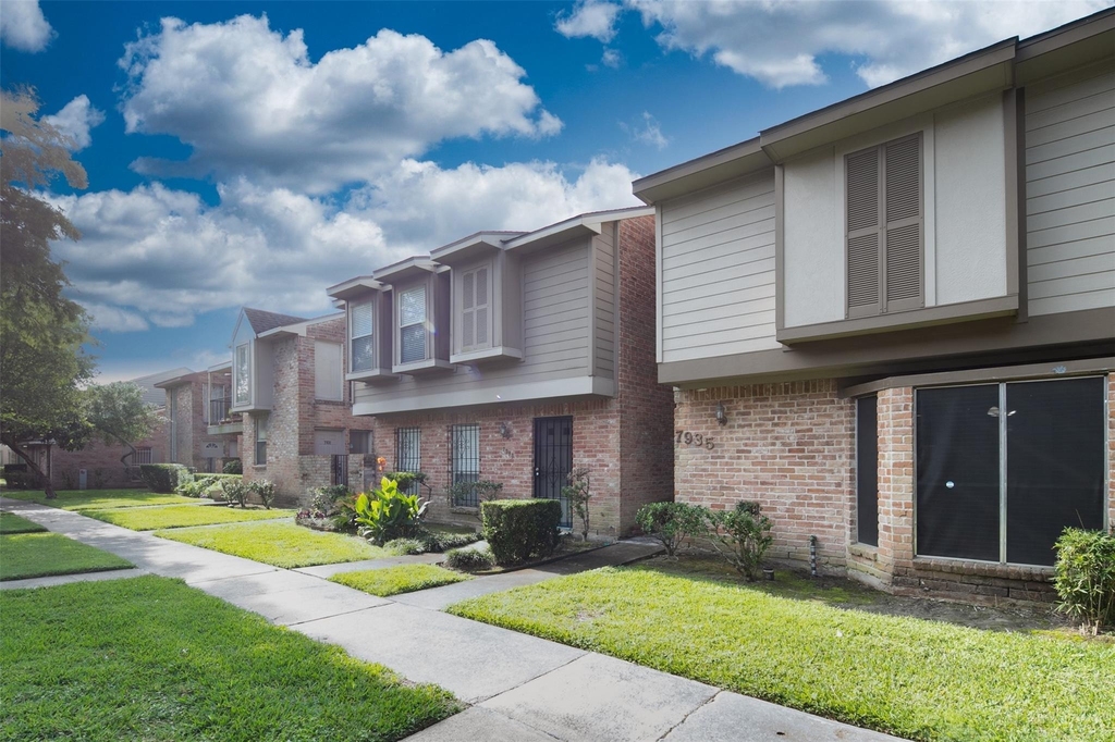 7935 Kendalia Drive - Photo 1