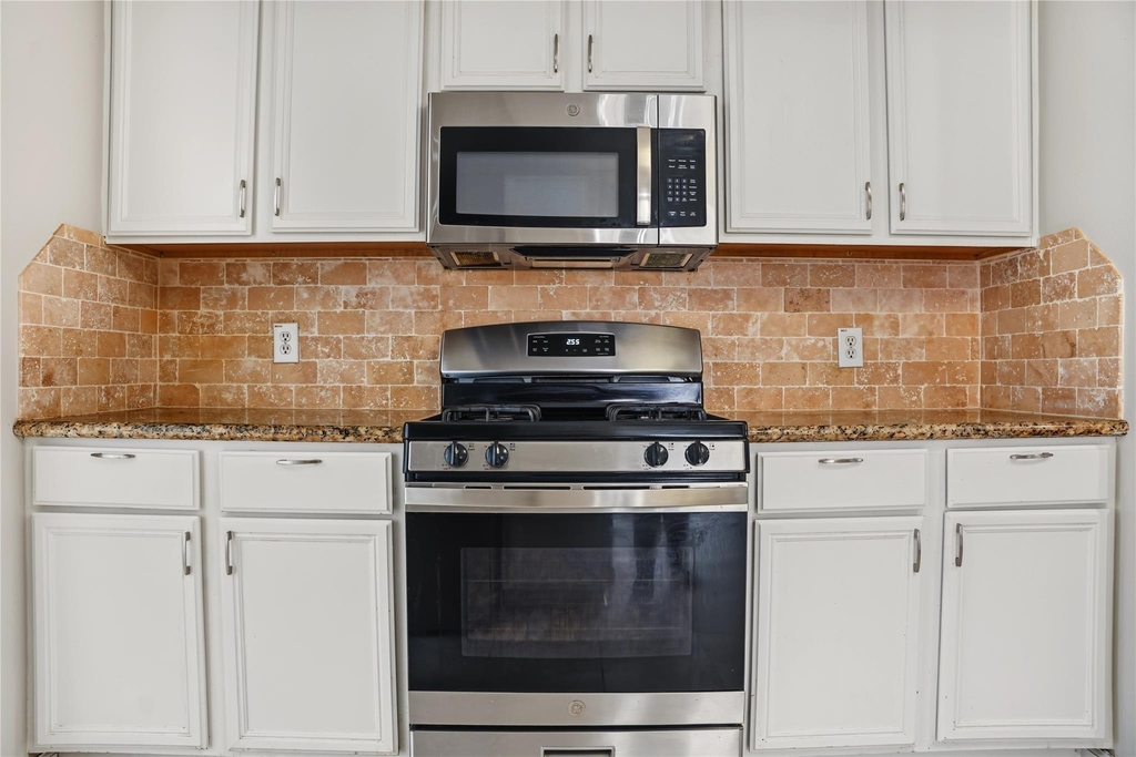 7303 Foxvista Lane - Photo 9