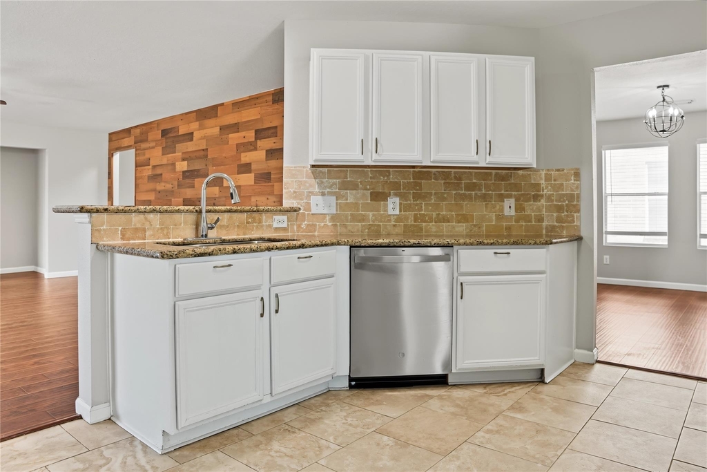 7303 Foxvista Lane - Photo 10