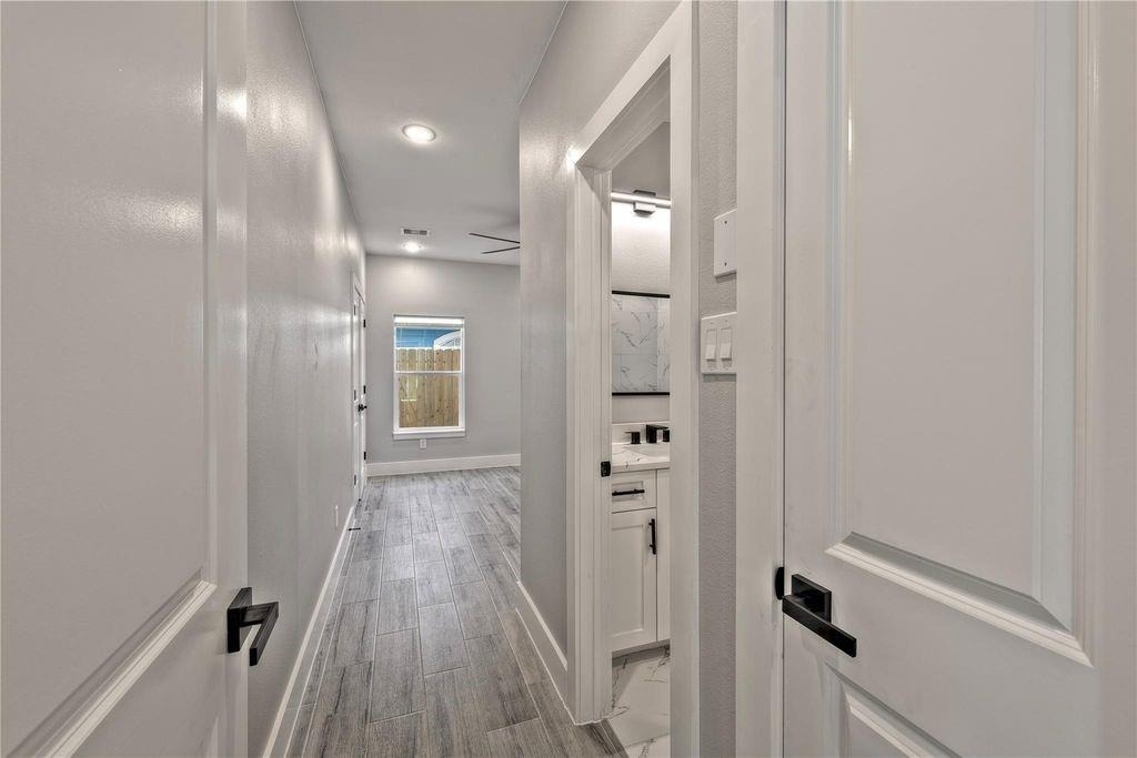 9301 E Avenue L - Photo 3