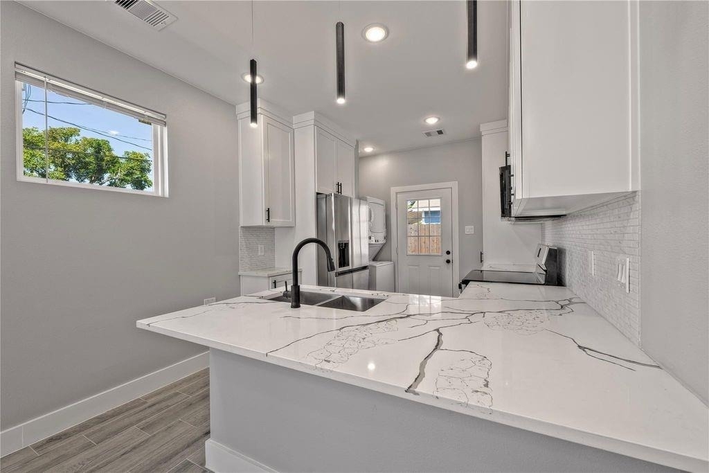9301 E Avenue L - Photo 0