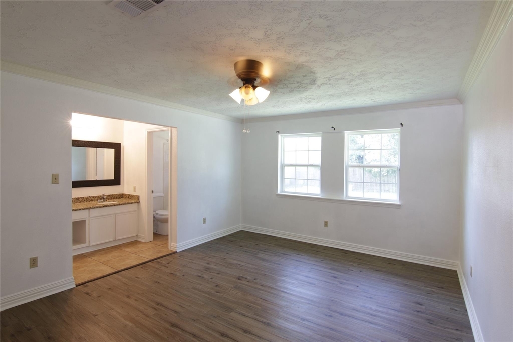 10402 Long River Drive - Photo 11