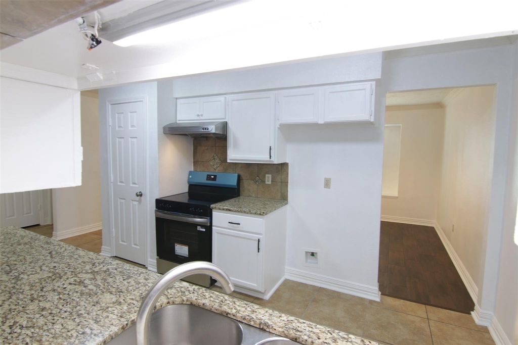 10402 Long River Drive - Photo 9