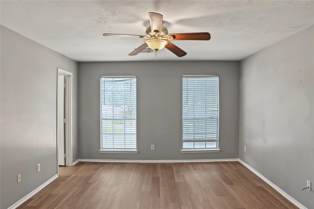 3907 Starbridge Pointe Lane - Photo 9