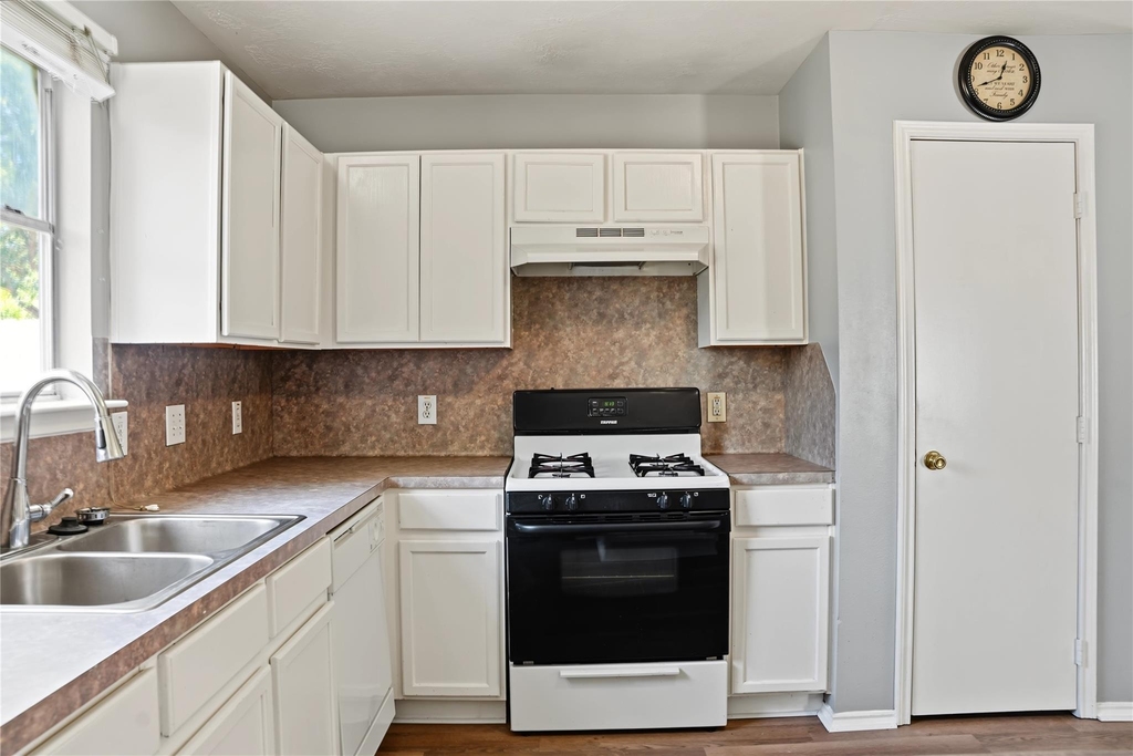 3907 Starbridge Pointe Lane - Photo 6