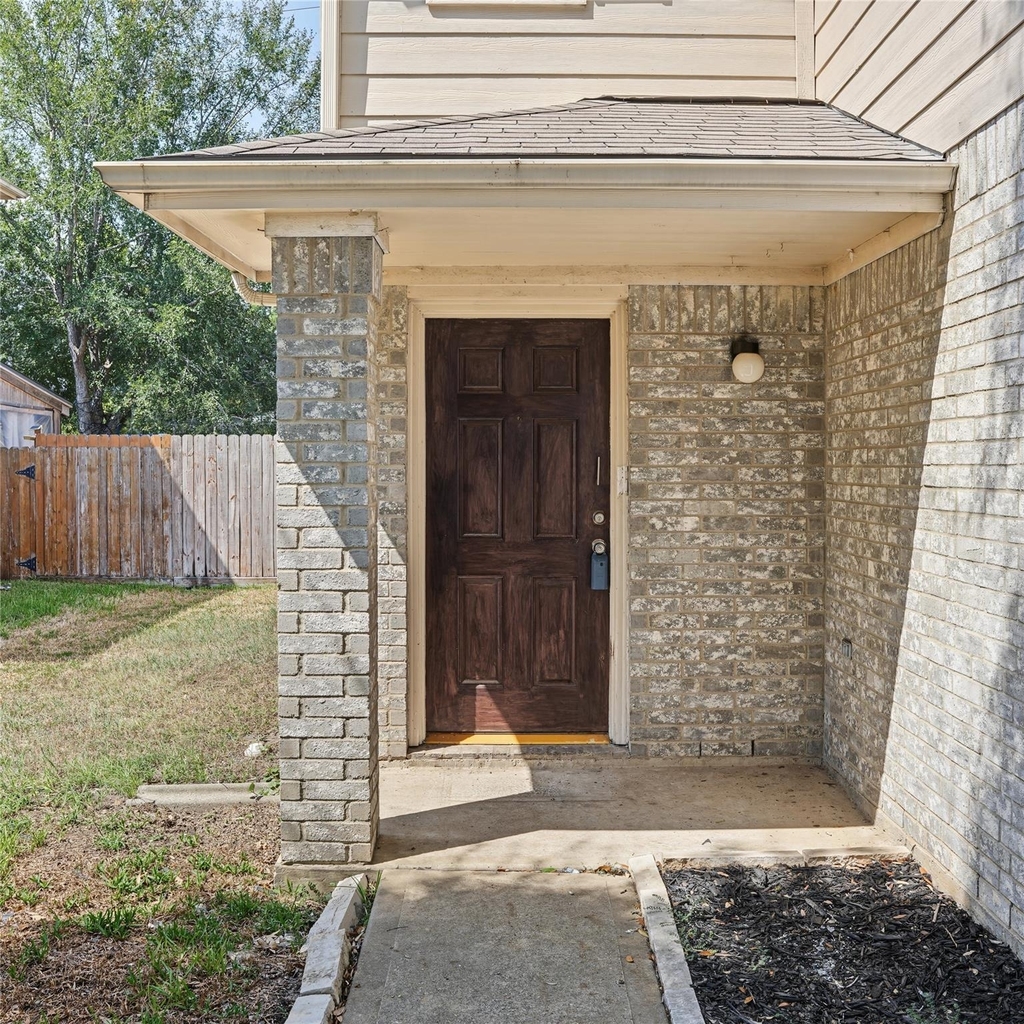 3907 Starbridge Pointe Lane - Photo 1