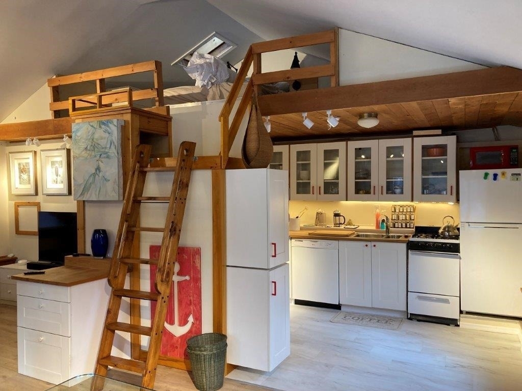 210 Prospect Hill - Photo 4