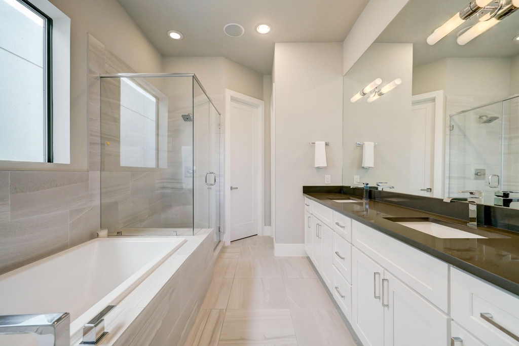 5711 Larkin Street - Photo 16