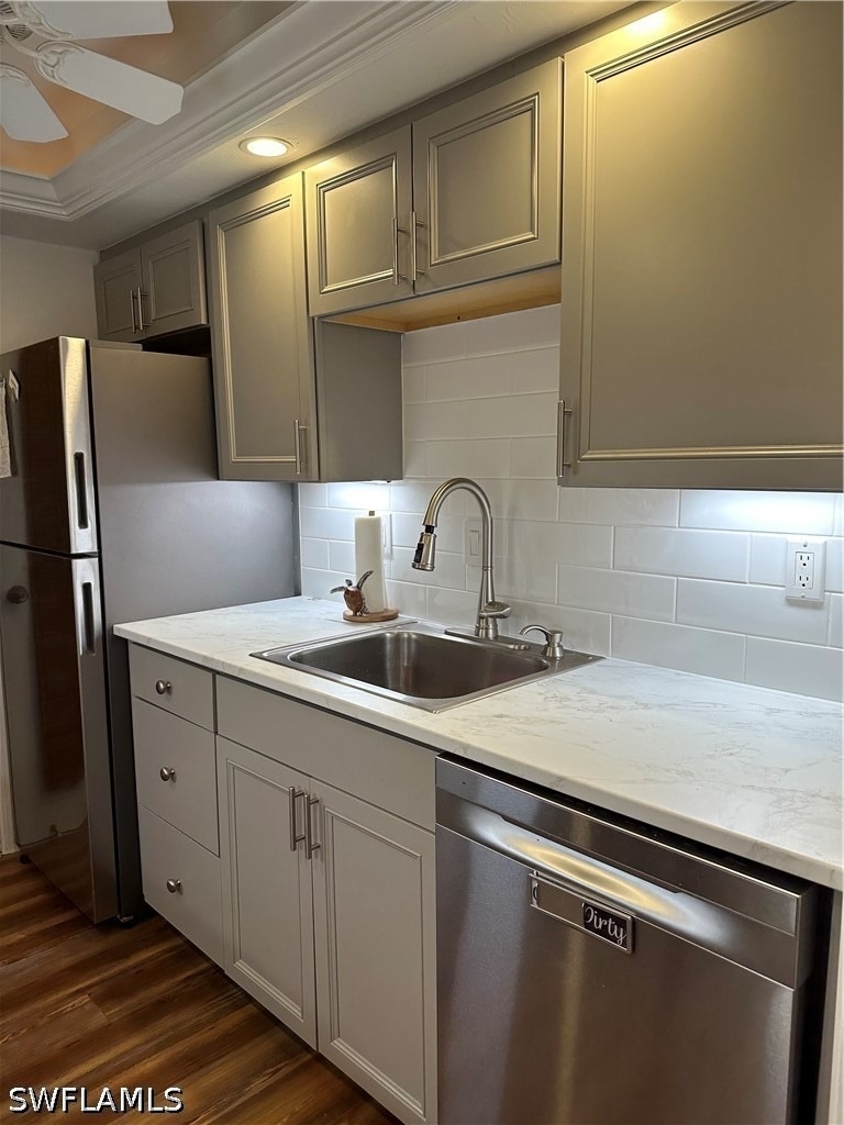 1300 Gulf Shore Boulevard N - Photo 8