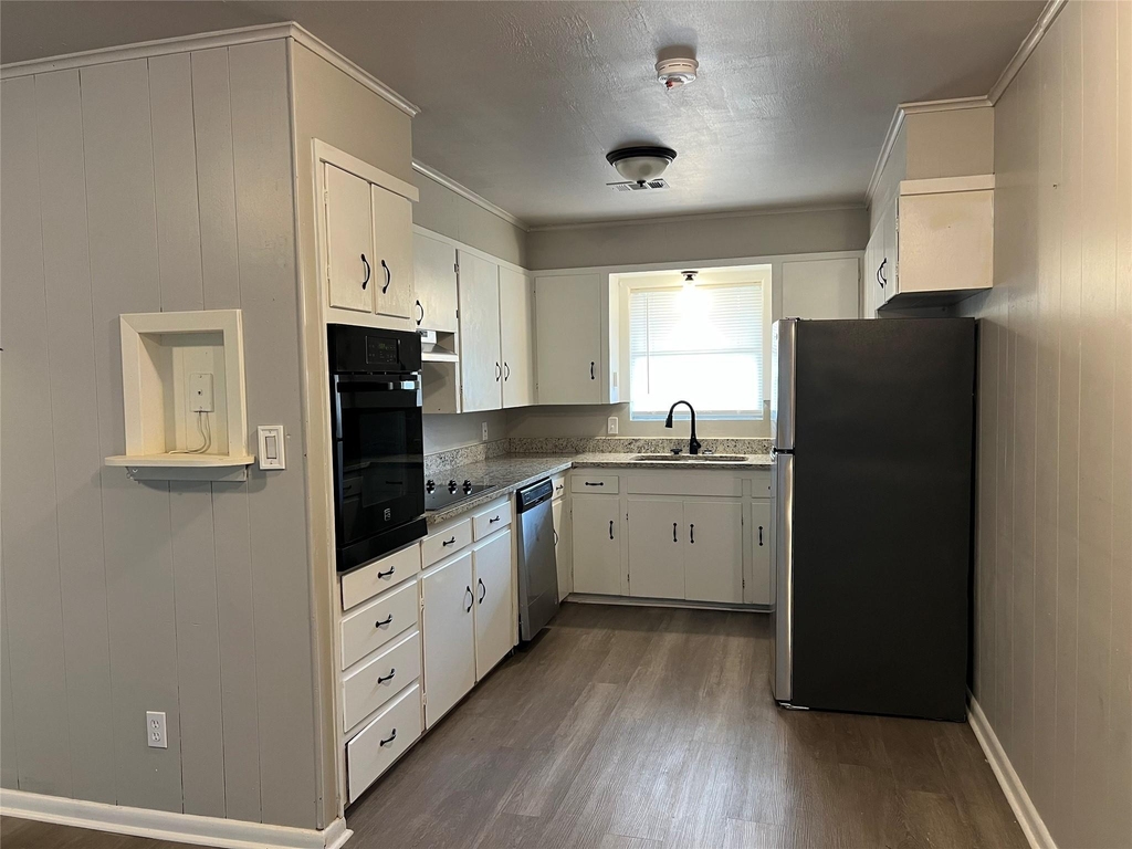 1621 Tech Avenue - Photo 6