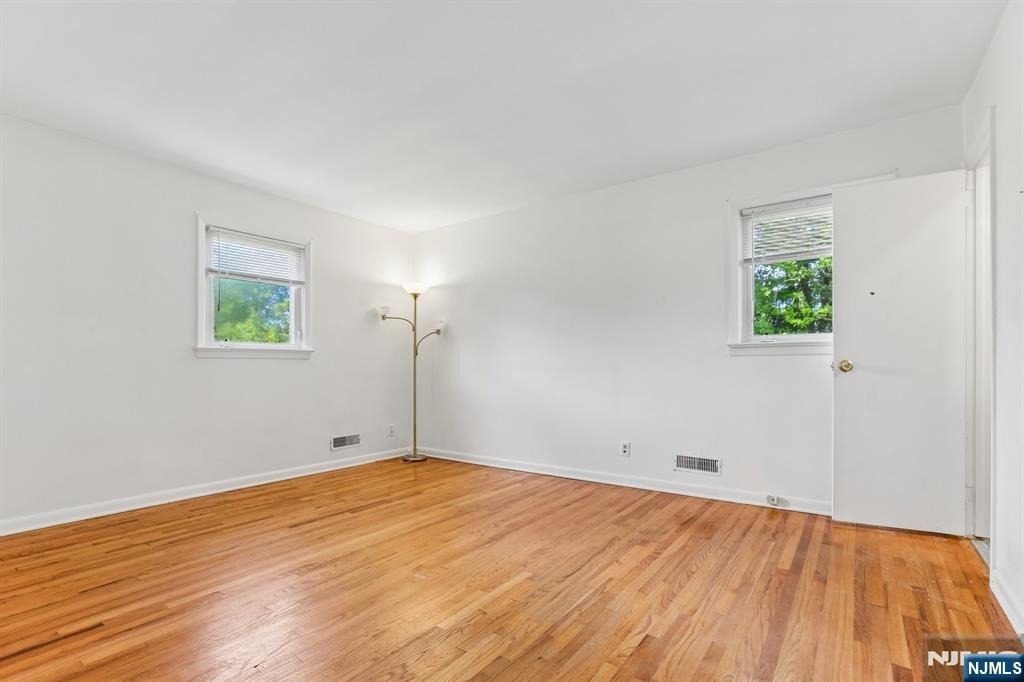 63 Susan - Photo 18