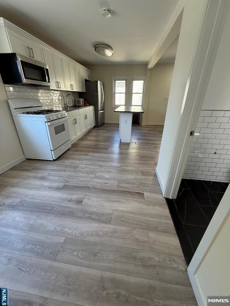 161 Central - Photo 6