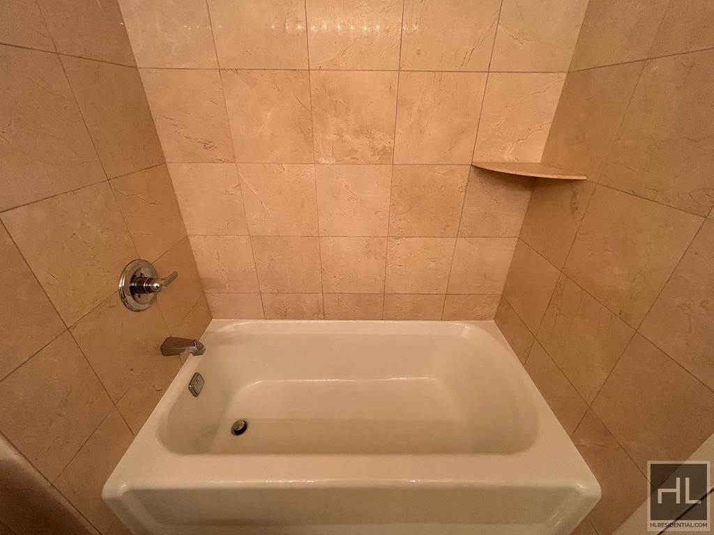 West 87th Street - Photo 9
