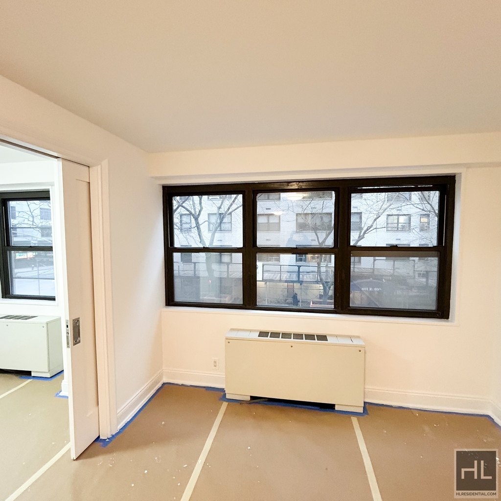East 89th Street - Photo 7