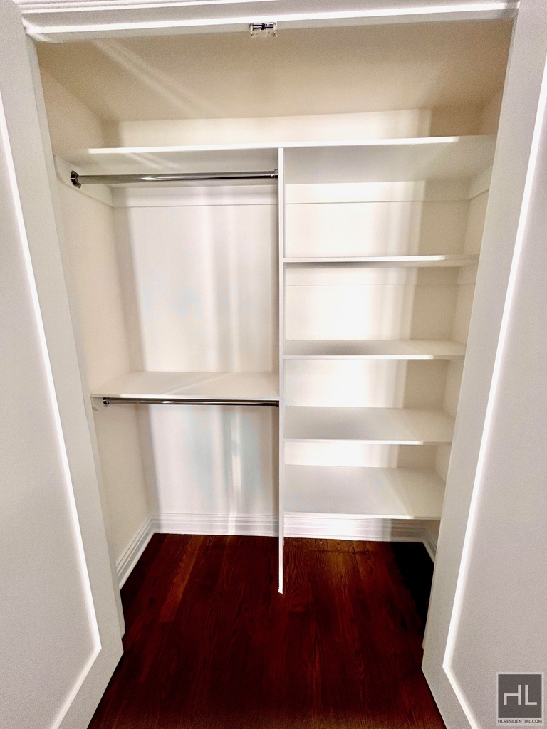 East 89th Street - Photo 4