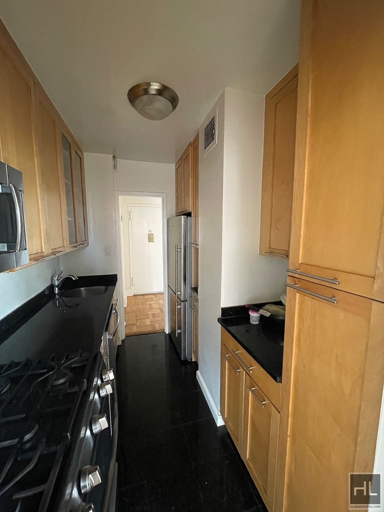 East 79th Street - Photo 0