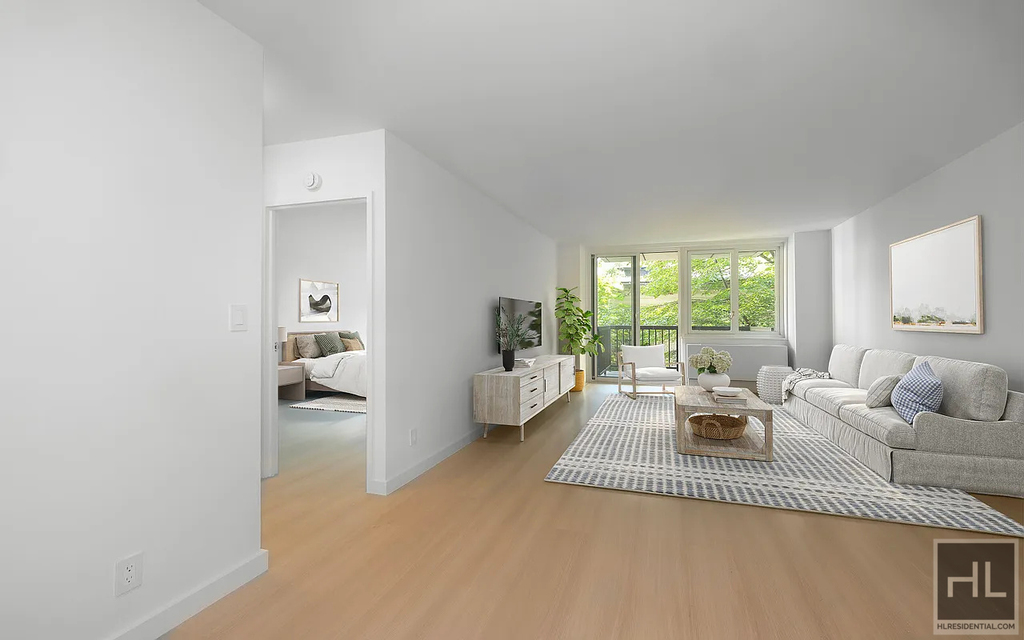 East 34 Street - Photo 0
