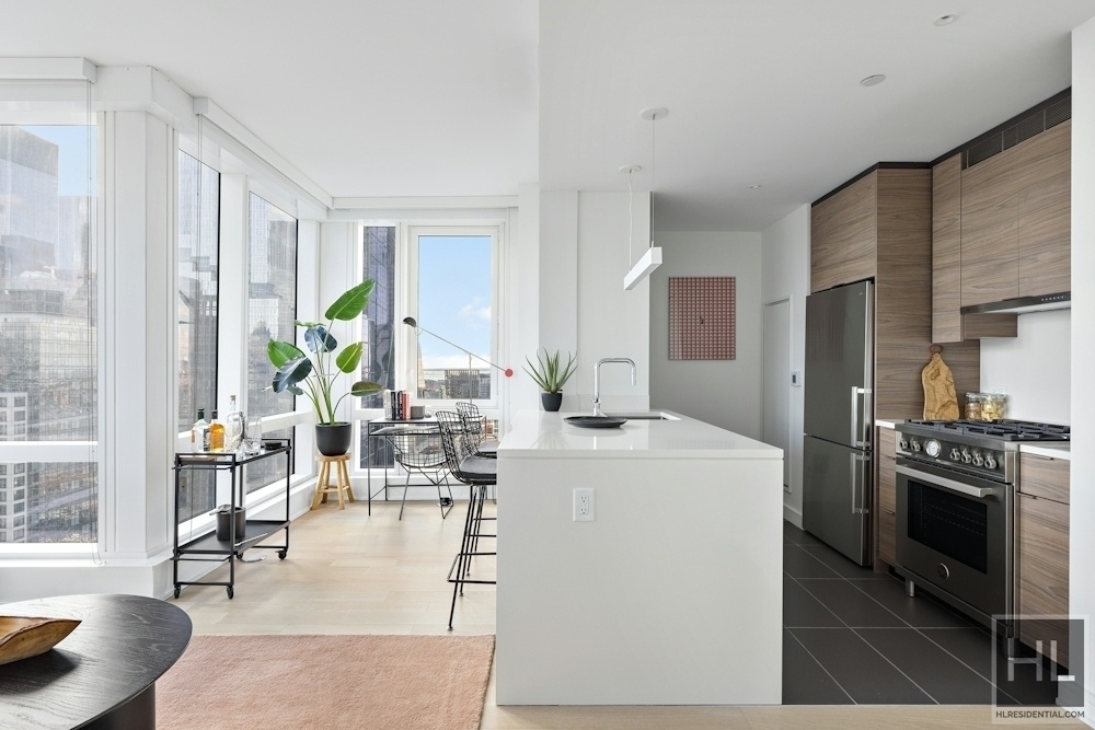 W 38th Street - Photo 1