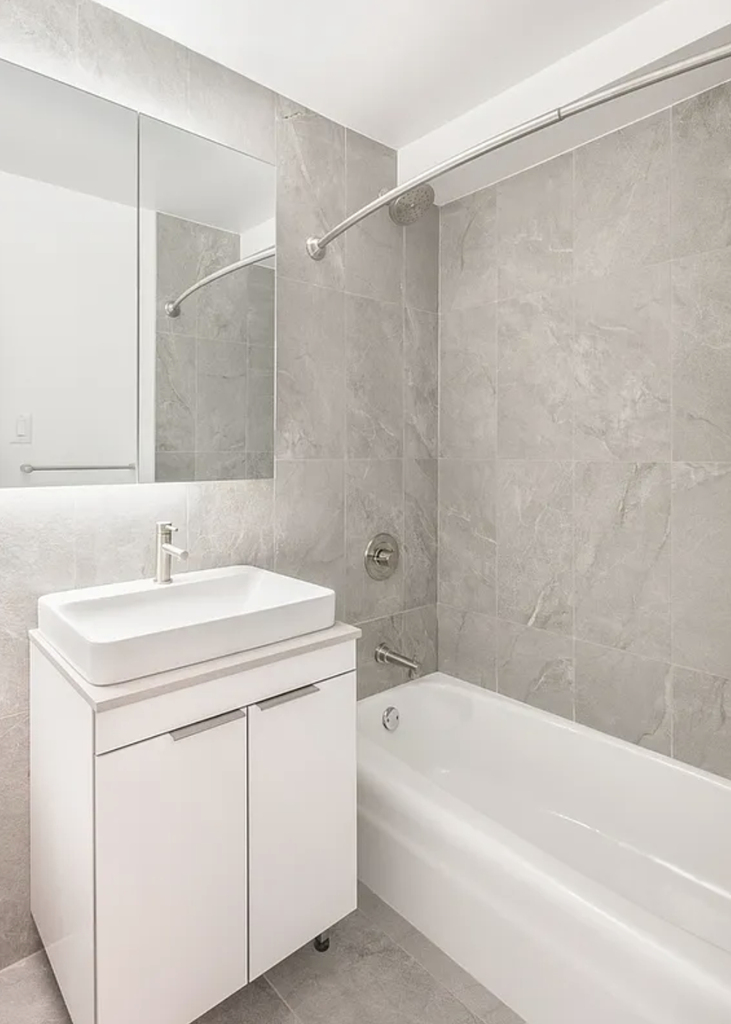 2nd Avenue - Photo 5